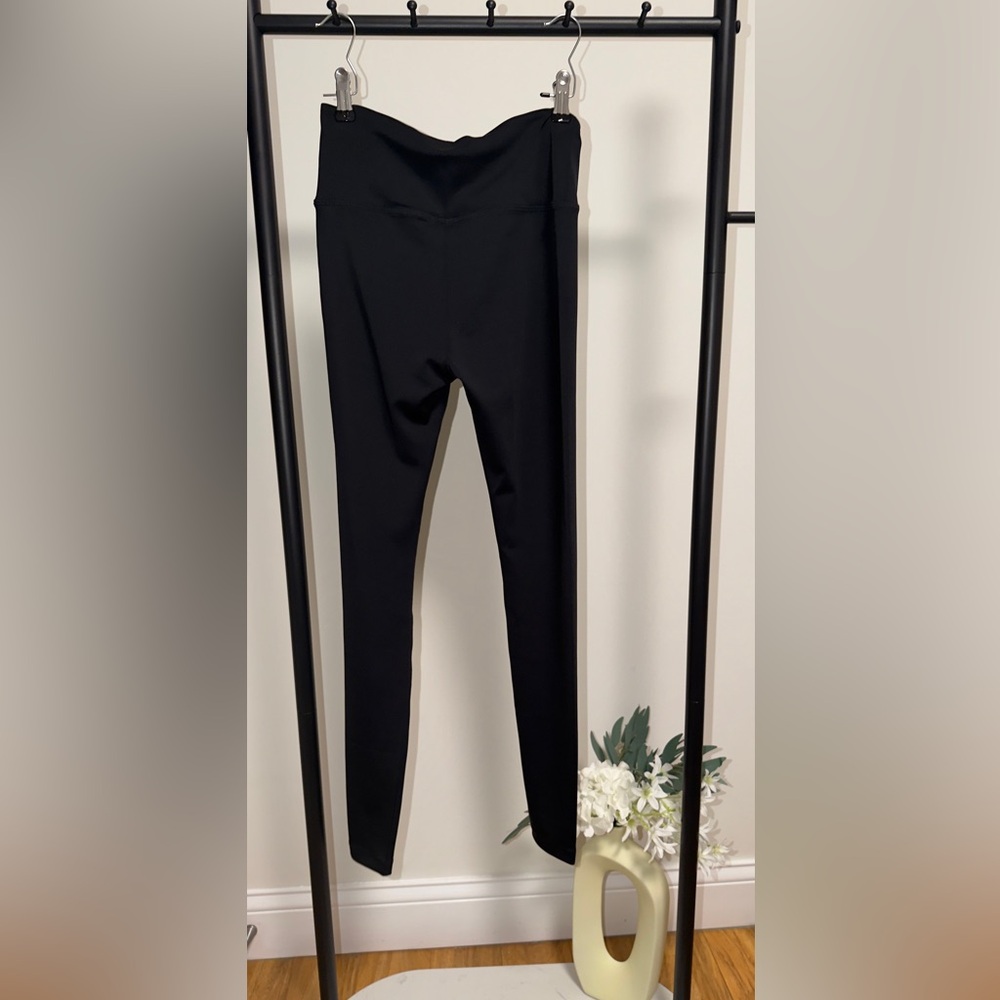 NWT |Lou & Grey Signature Softblend Black High Rise Leggings | Size XS - Picture 5 of 7